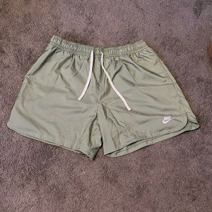 Nike sportswear sport essentials lined flow shorts